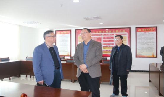 省委常委、省總工會主席馬吉孝等一行蒞臨青海物產集團公司視察，調研指導道路貨運企業建會、貨運司機入會等工作